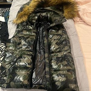 Aqua camo puffy vest with detachable hood